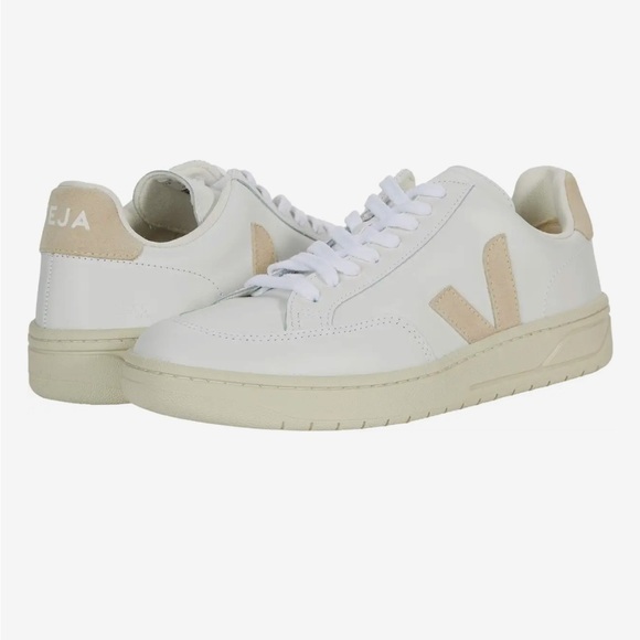 Veja Shoes - Sneakers Veja V-12 White Leather Size 8 - read description